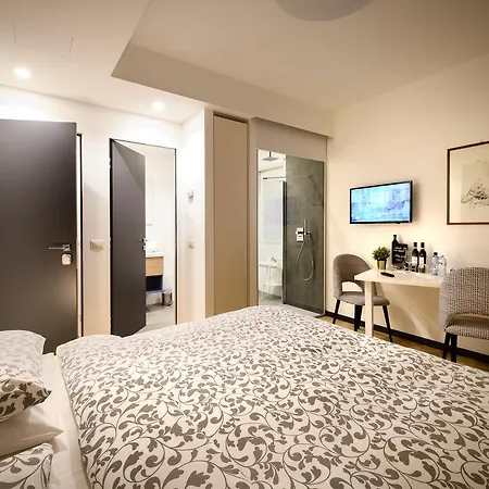 Eco Rooms&Breakfast Tirano Exterior photo